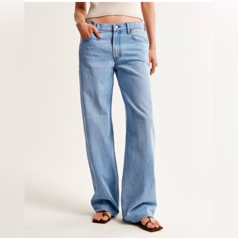 Abercrombie & Fitch Low Rise Ultra Loose Jean